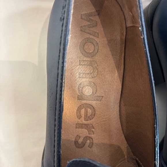 WONDERS Sz 38 Navy Blue Leather Classic Loafers Silver Toned Link Square Toe - Picture 6 of 11